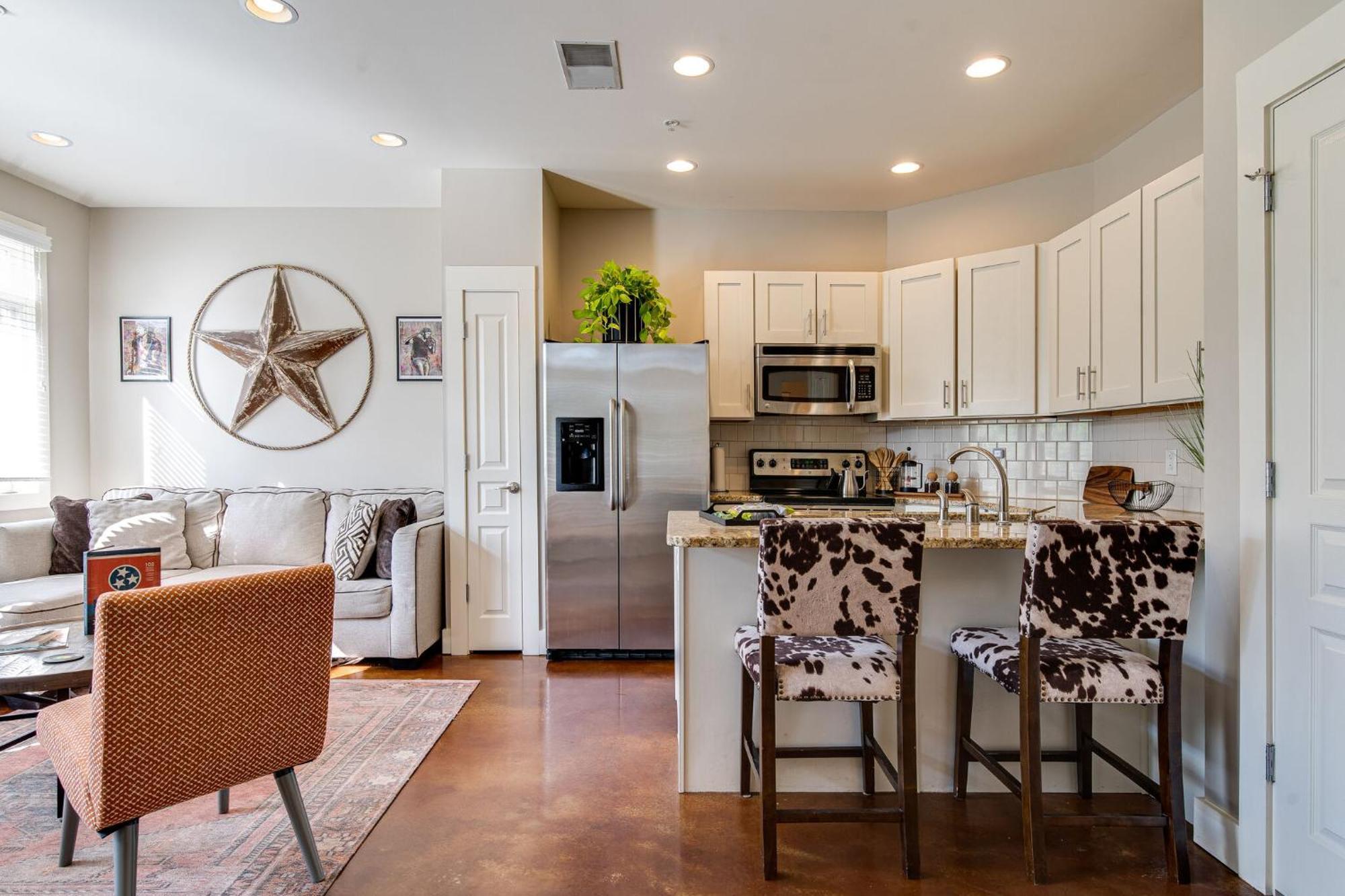 Appartement The Celebrity - Minutes To Broadway With A Balcony à Nashville Extérieur photo